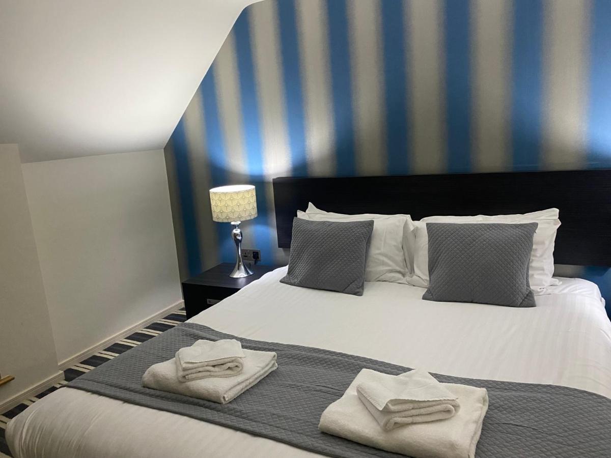 Wharton Park Golf & Country Club Bed & Breakfast บิวด์ลีย์ ภายนอก รูปภาพ