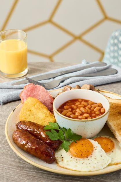 Wharton Park Golf & Country Club Bed & Breakfast บิวด์ลีย์ ภายนอก รูปภาพ